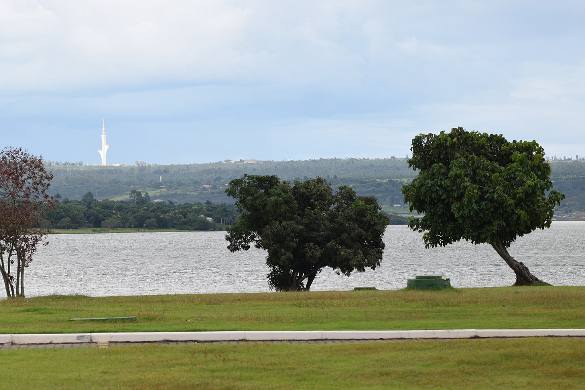 Vue sur le lac Paranoá, à Brasília. Crédits Gérard Wormser