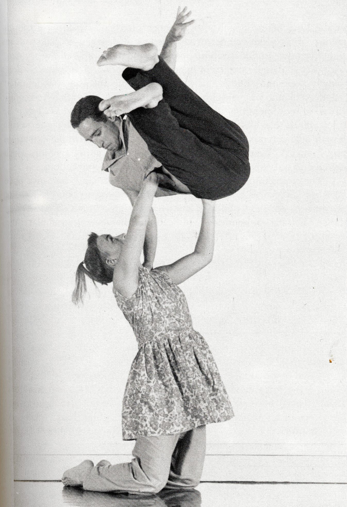 Karen Nelson, Alito Alessi, Hoop Dance, 1988.